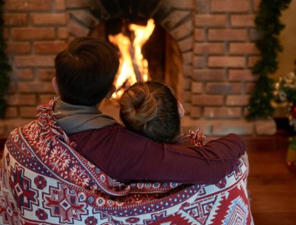 Fireplace Mantel Holiday Decoration Tips
